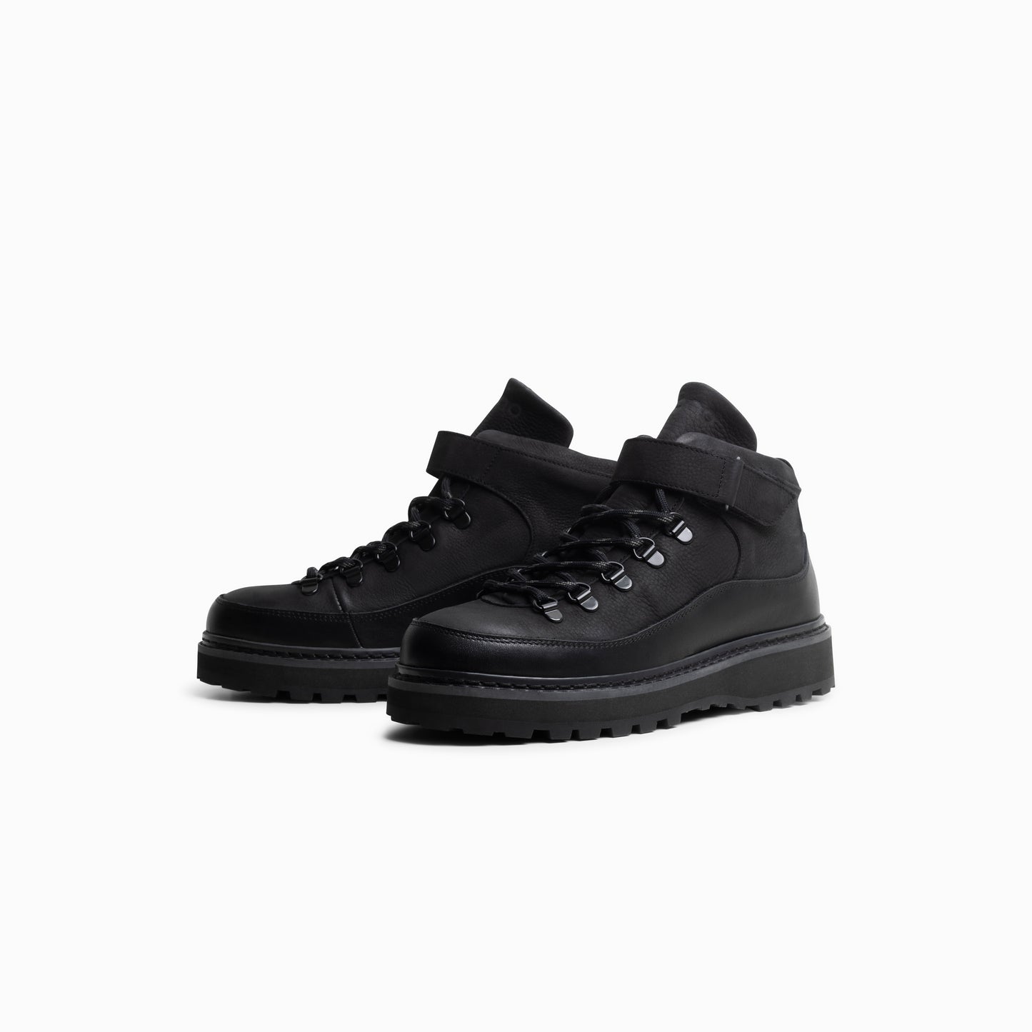 W's Varde, Black