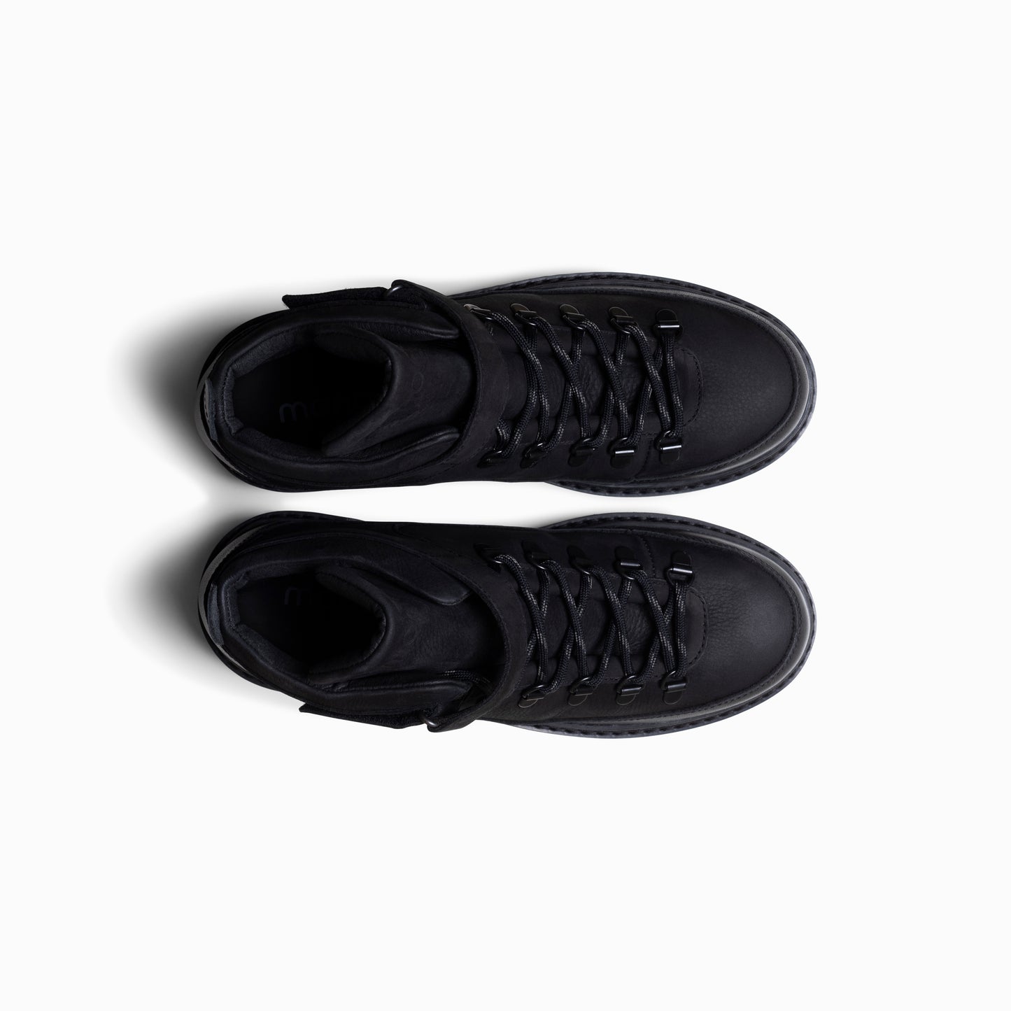 W's Varde, Black