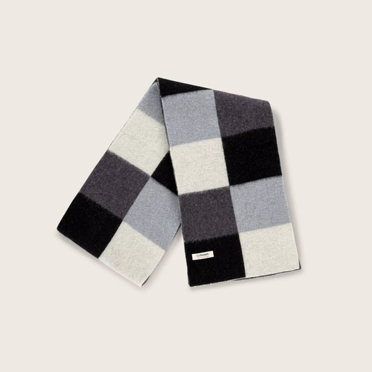 Scarf, Stone