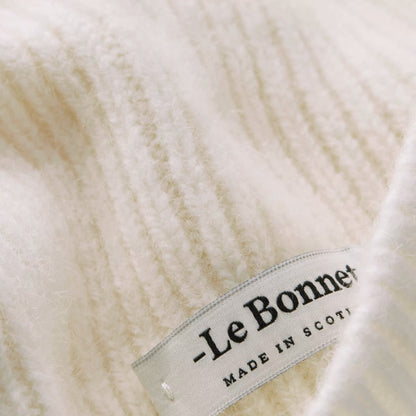 Beanie, Snow