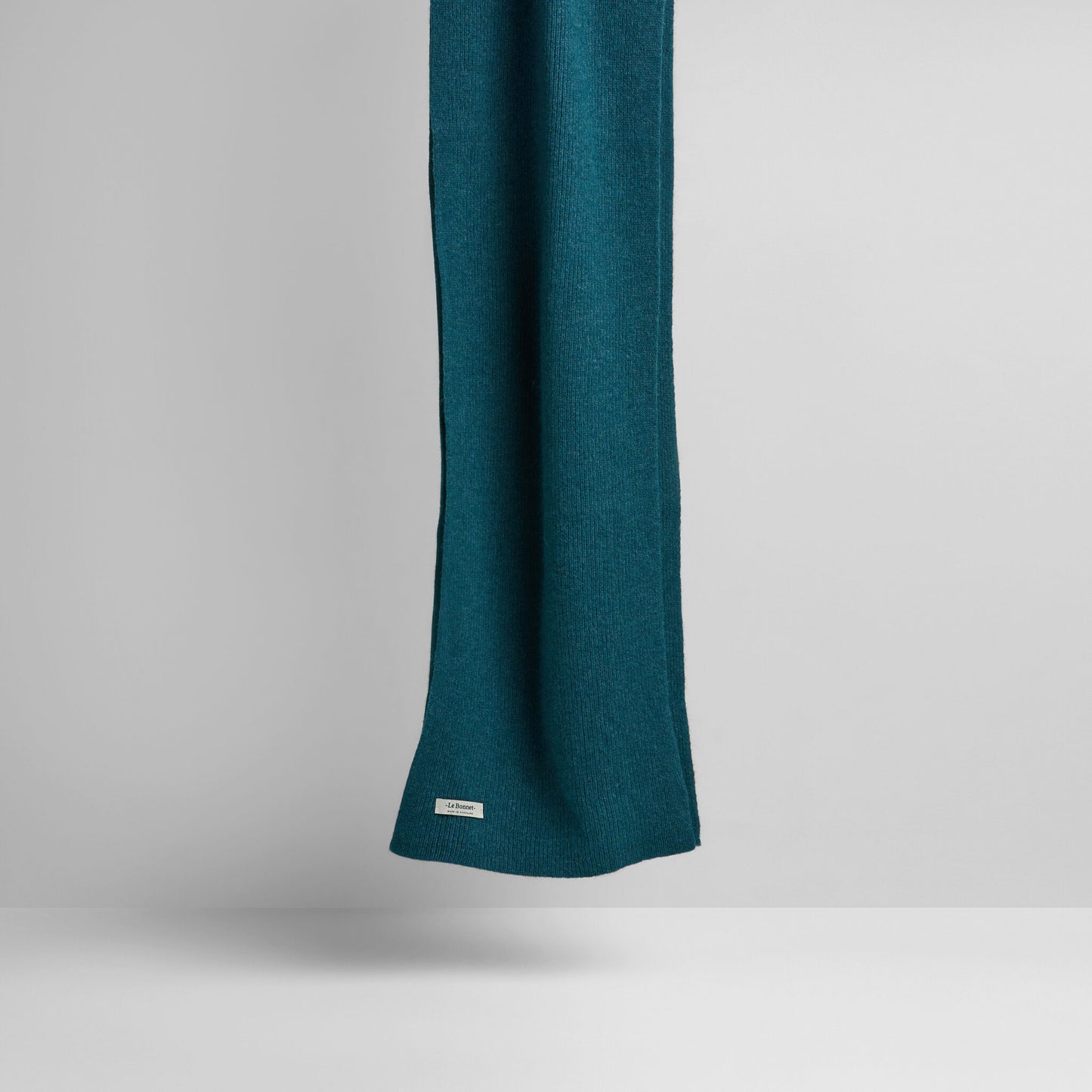 Scarf, Petrol