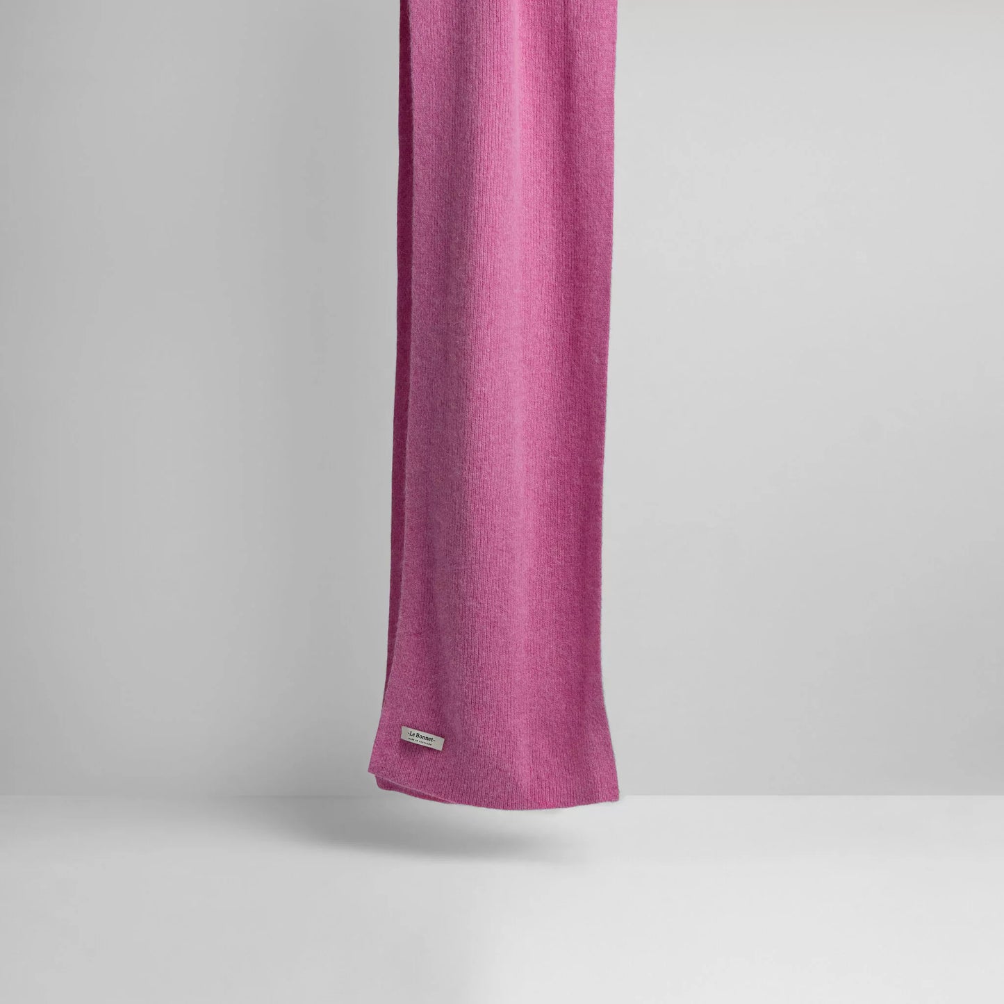 Scarf, Taffy