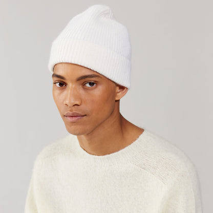 Beanie, Snow