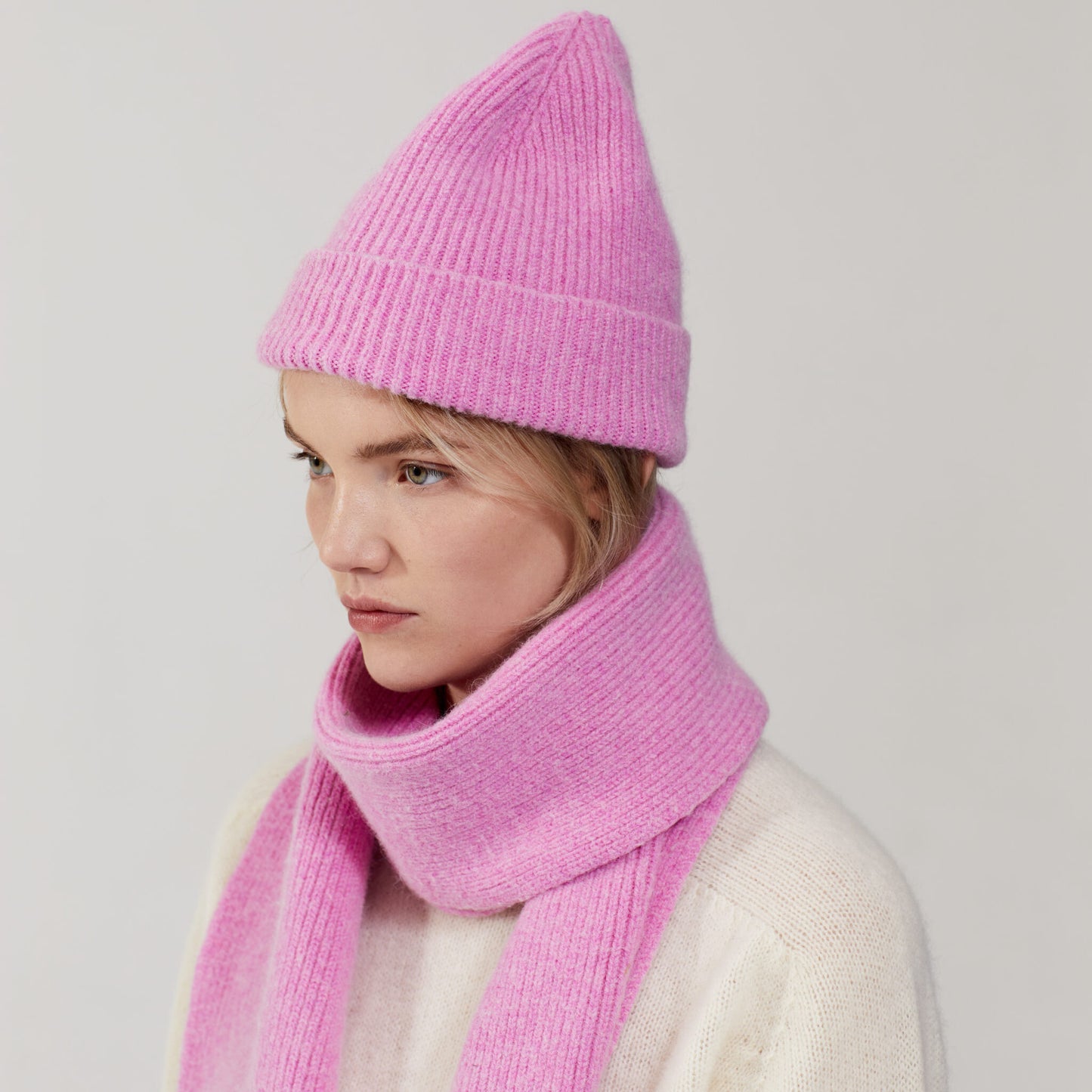 Scarf, Taffy