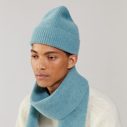 Scarf, Basil