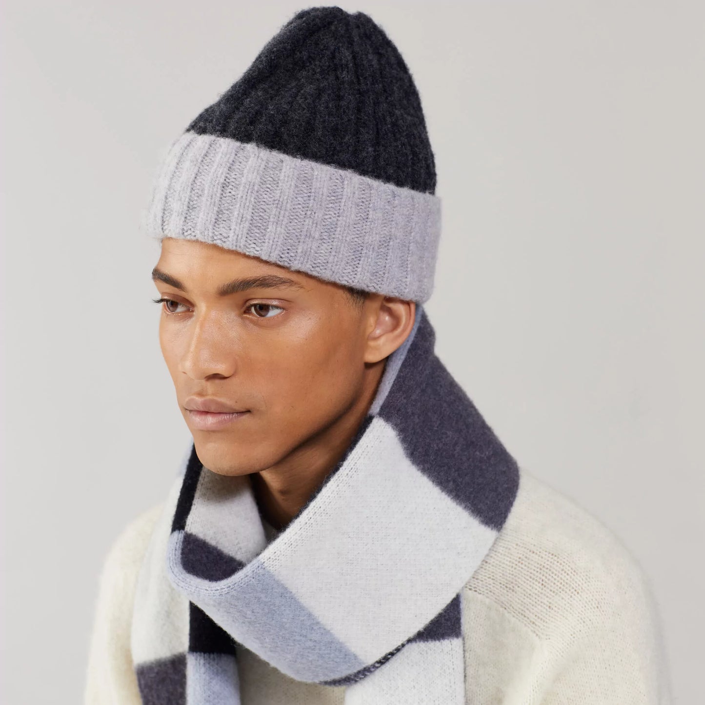 Scarf, Stone