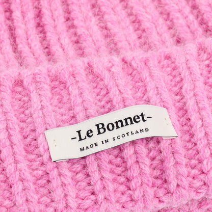Beanie Logo, Taffy